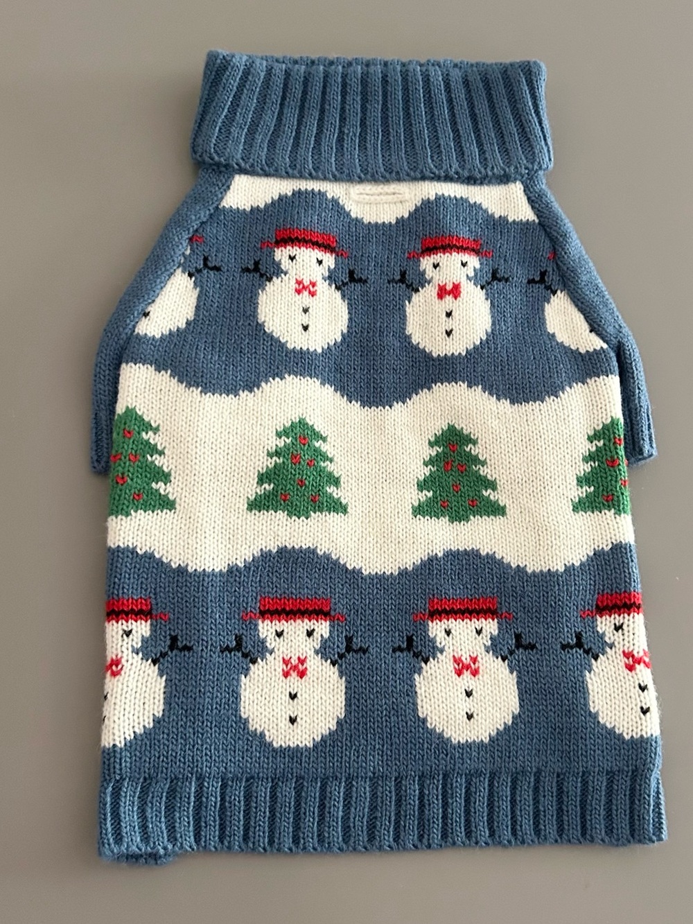 Mark & Graham m Knit dog sweater snowman